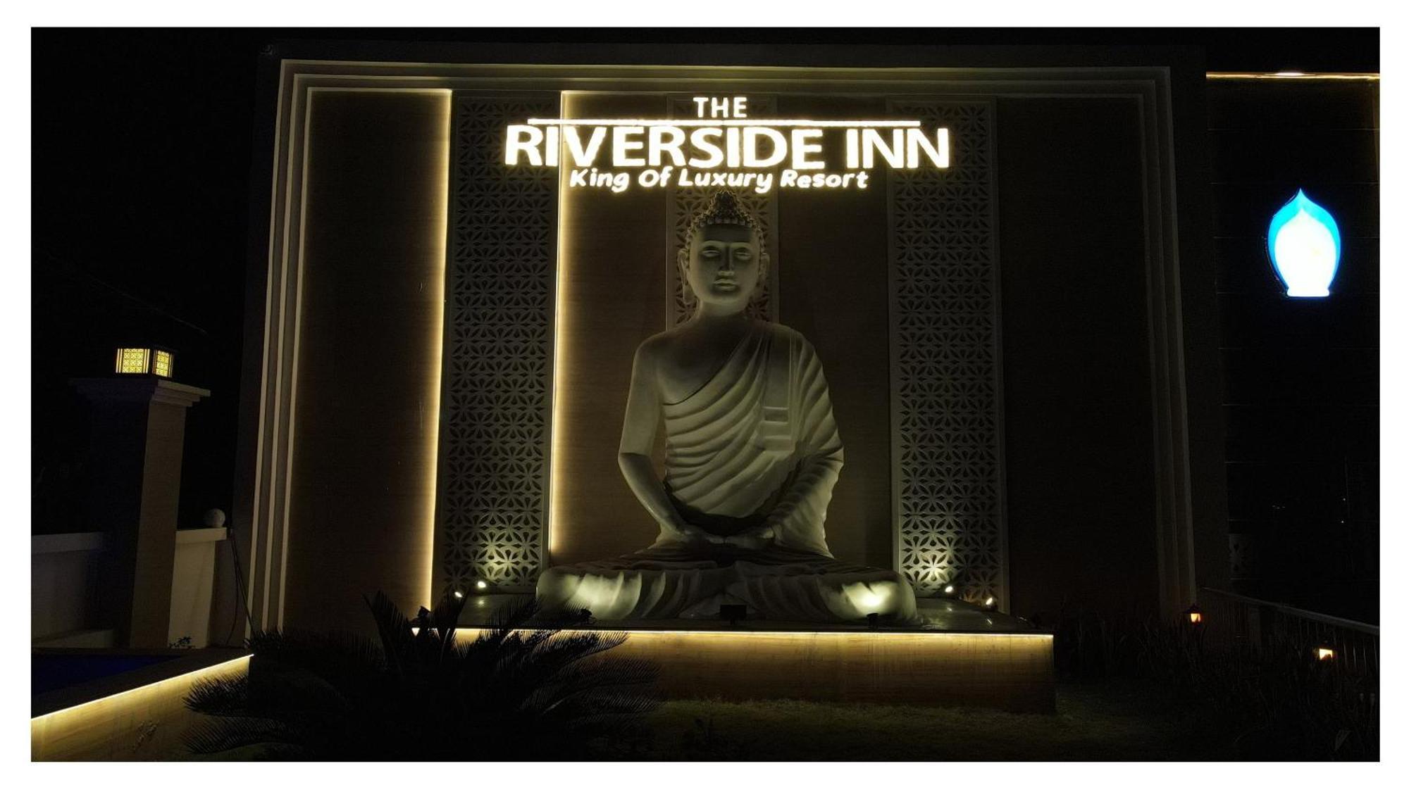 The Riverside Inn Vidisha Bagian luar foto